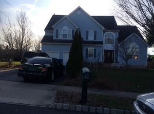 15 Rolling Hills Dr, Somerset, NJ
