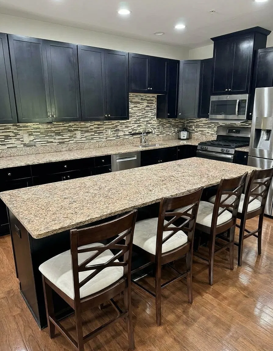 3 bed, 2.5 bath, 2484 sqft, $3,200 — Photo 1