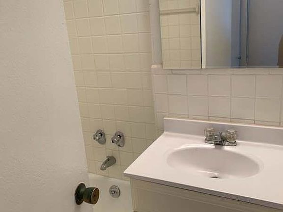 5th image of 435 W 57th St APT 11K