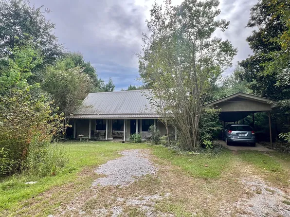 15 Pine Ridge Rd, Columbia, MS 39429