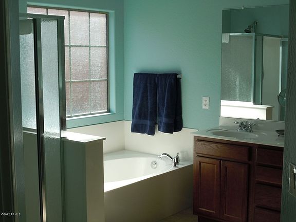 2nd image of 1048 E Sourwood Dr