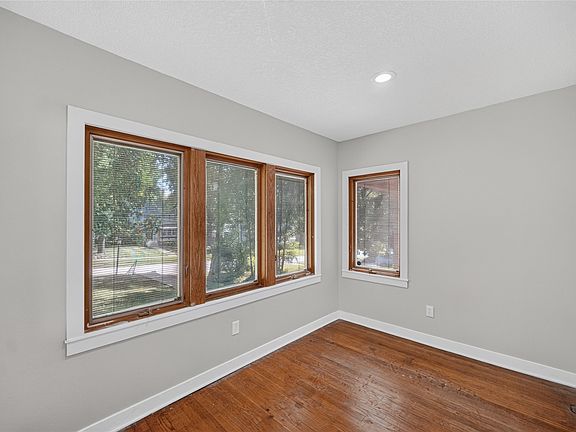 4th image of 2814 School St