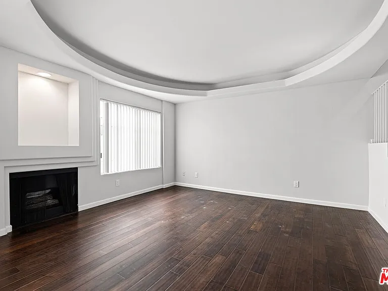 10627 Moorpark St #8 — Photo 1
