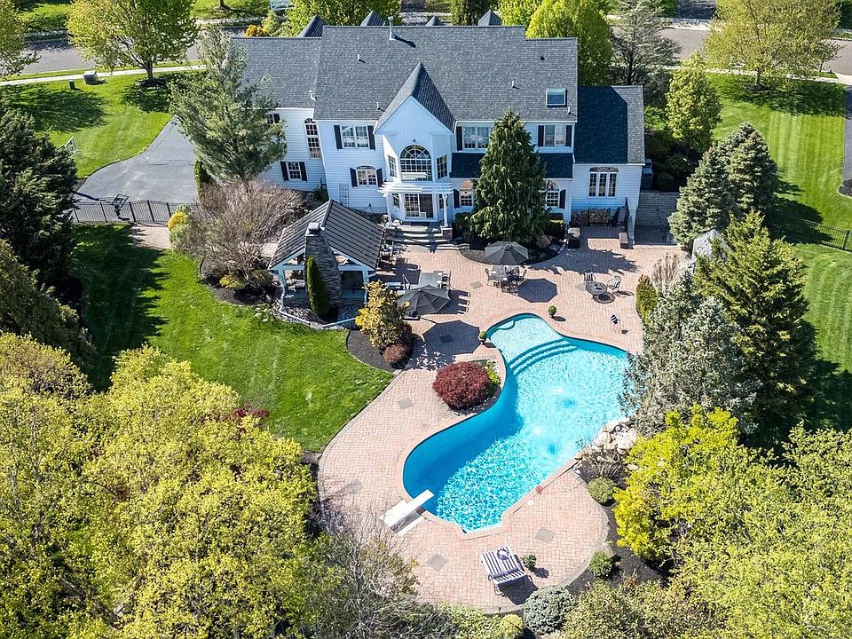 1st image of 2209 Denbeigh Dr