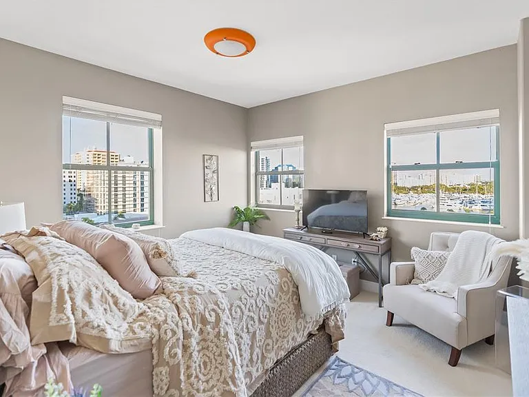 258 Golden Gate Point #701 — Photo 44