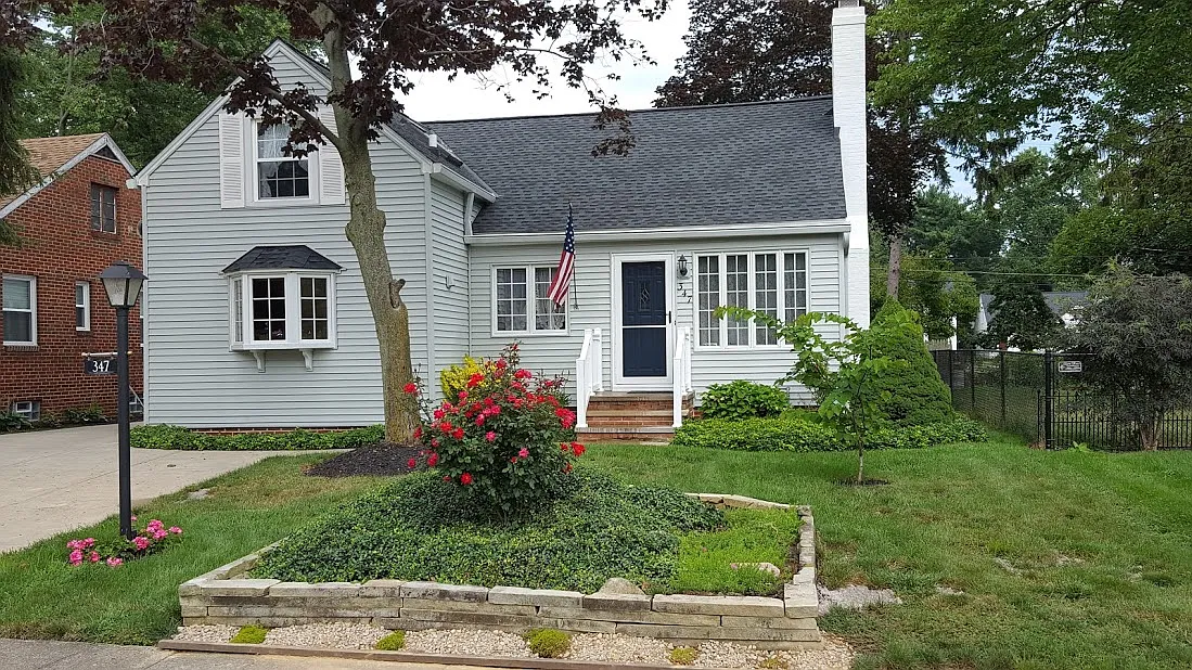 347 Canterbury Rd photo 1