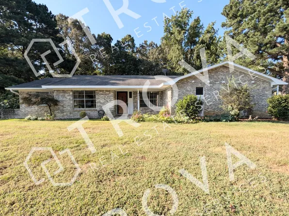 4203 Airline Dr, Texarkana, TX 75503