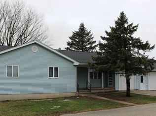 217 Summit St, Earlville, IA 52041