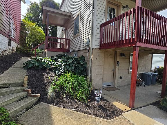 3rd image of 828 8th St