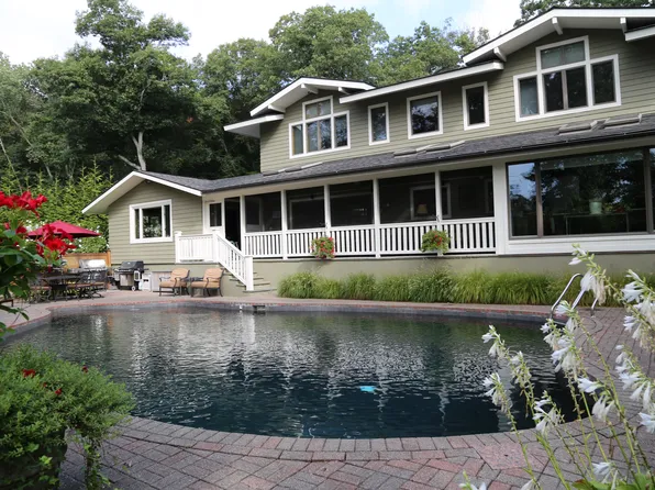 123 Lower Cross Rd, Greenwich, CT 06831