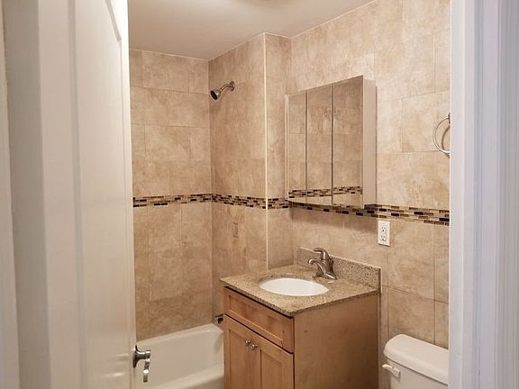 4th image of 3176 37th St APT 2B