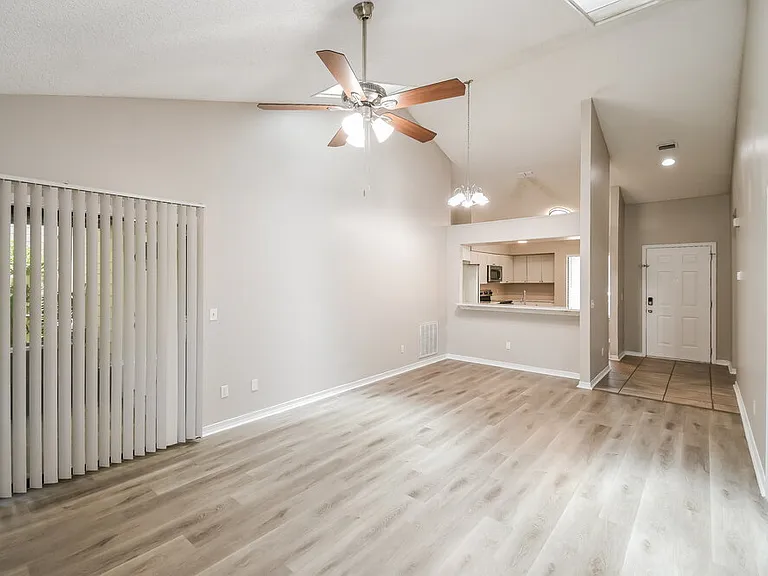 4176 Rollingwood Ct — Photo 3