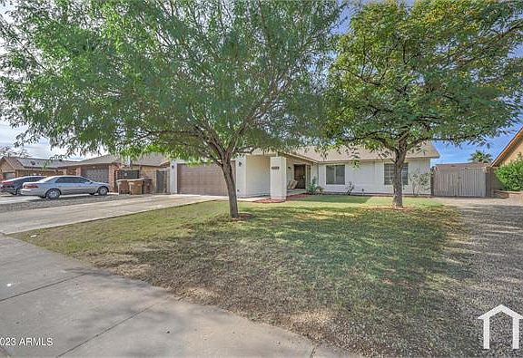 3rd image of 7113 W Sunnyside Dr