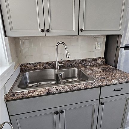 4th image of 10 Pratt St #1