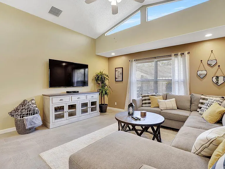14148 Paddock Dr — Photo 17