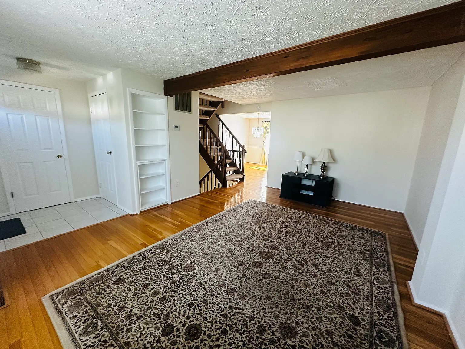 3 bed, 2.5 bath, 1220 sqft, $3,100 — Photo 1