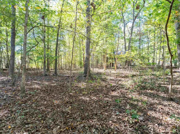 23 Englewood Dr, Palmyra, VA 22963