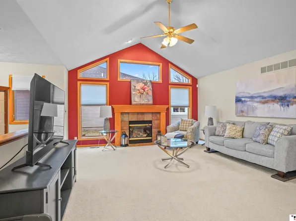 8105 Cheney Ridge Rd, Lincoln, NE 68516