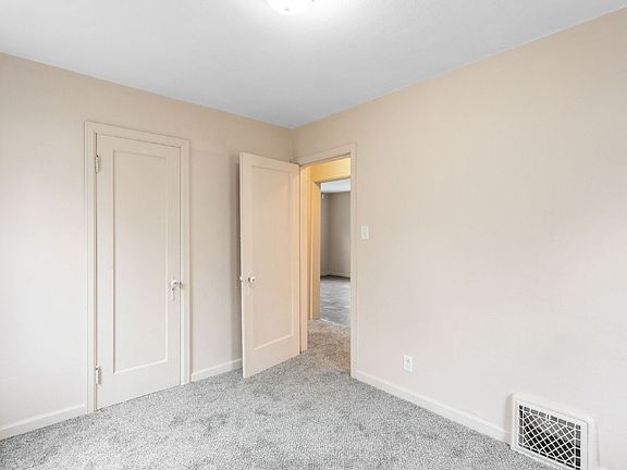 5th image of 1642 Huey St
