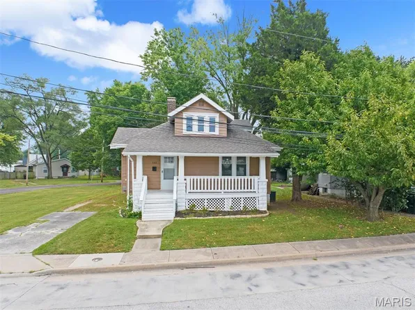 122 N 15th St, Belleville, IL 62220