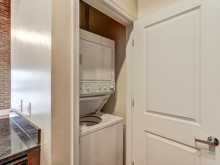 815 Porter St #407 — Photo 2