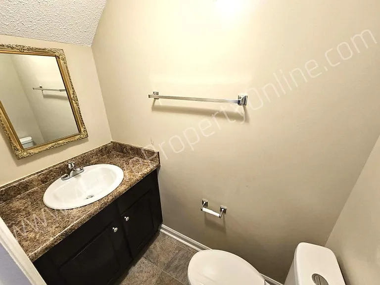 130 Calloway Dr #B — Photo 4