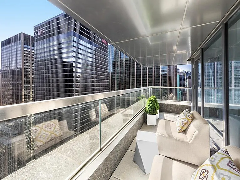 135 W 52nd St #Penthouse 5S — Photo 13