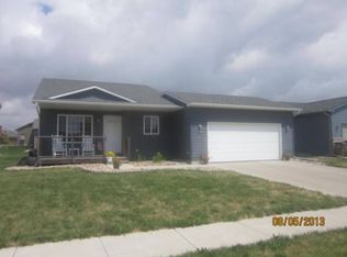 3916 W 92nd St, Sioux Falls, SD 57108