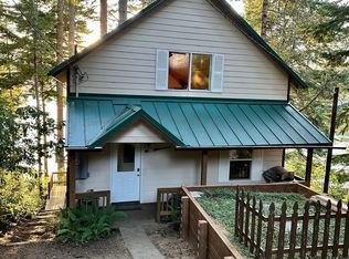 466 N Tenmile Lake Ter, Lakeside, OR 97449
