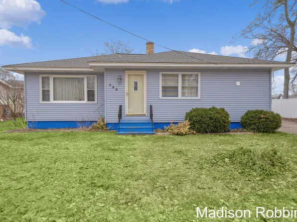 966 Roberts St, Muskegon, MI 49442