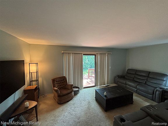 5th image of 16974 Kingsbrooke Dr
