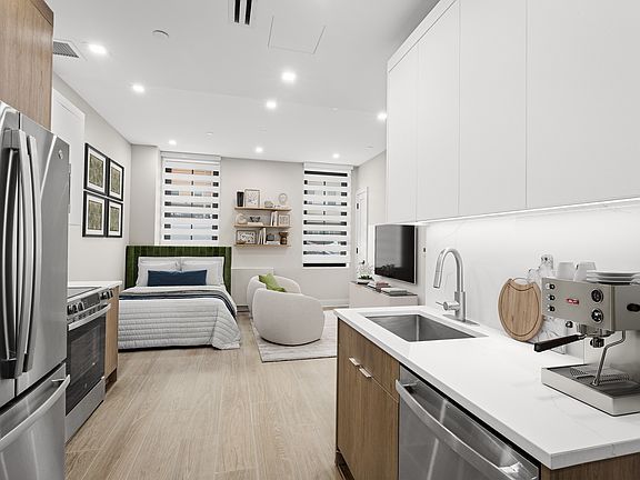 3rd image of 760 Metropolitan Ave #1A