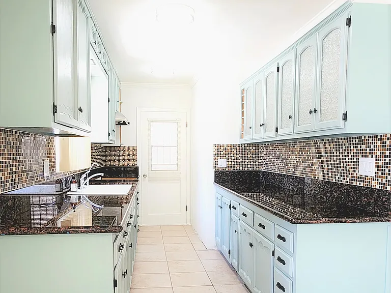 1112 N Columbus Ave #A — Photo 4