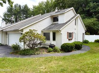 20 Green Meadow Dr, Clifton Park, NY 12065