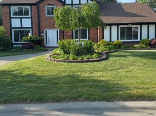 6150 Anne Dr, West Bloomfield, MI 48322