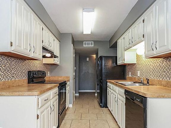 5th image of 2509 Arapaho Dr #2509