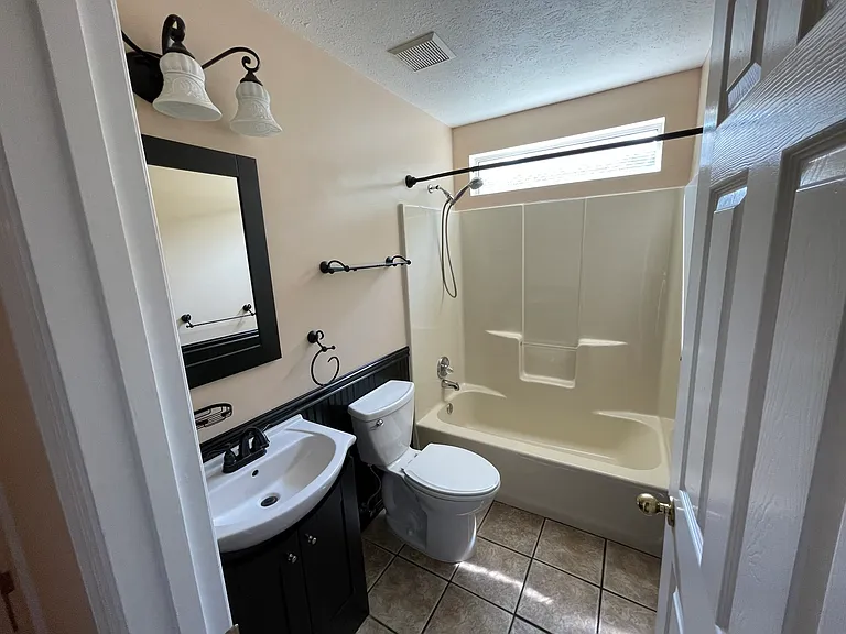 10715 Hickory Cove Ct — Photo 6