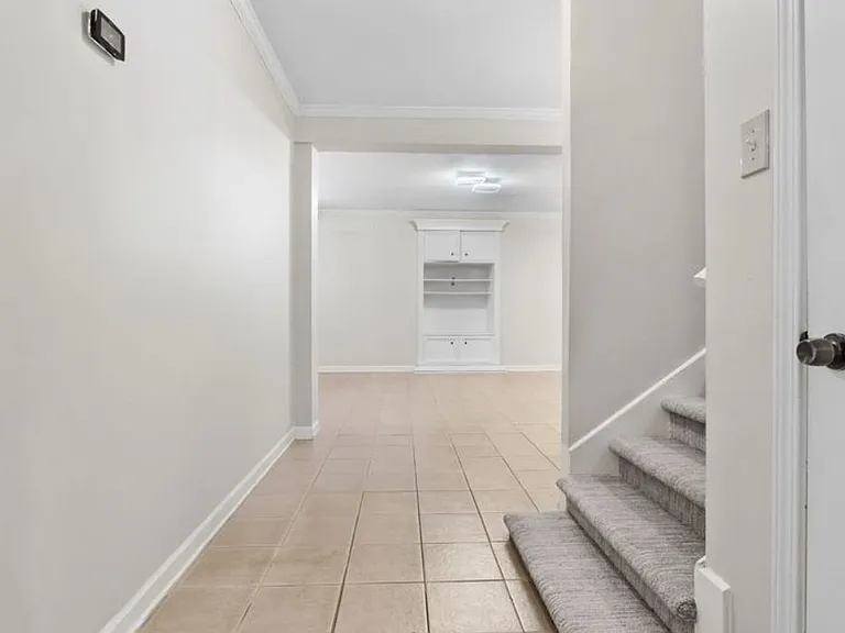 2787 Parliament Ct — Photo 8