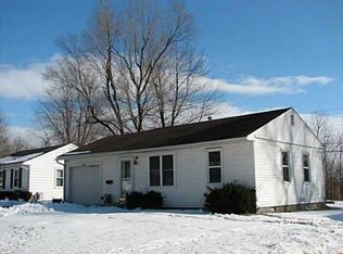 2205 S 8th Ave E, Newton, IA 50208
