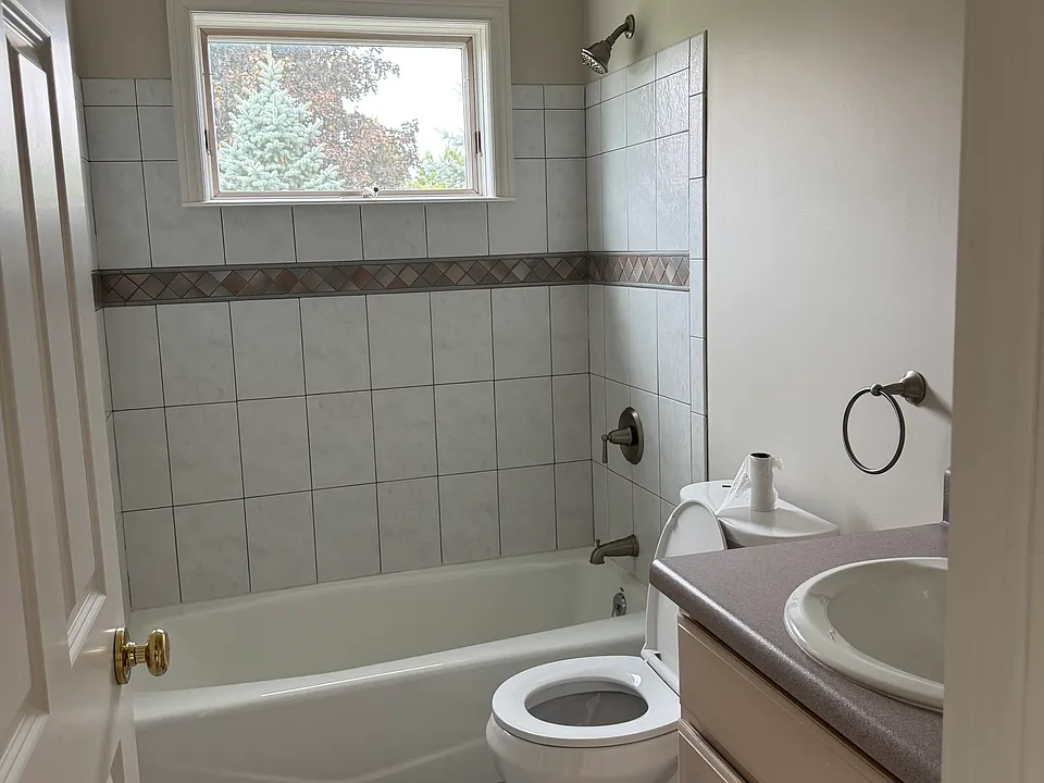 7536 Plum Hollow Cir