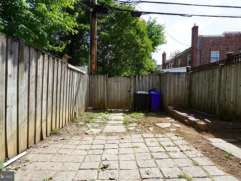 2161 N Brandywine St — Photo 21