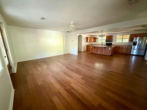 3rd image of 3116 Alenes Dr