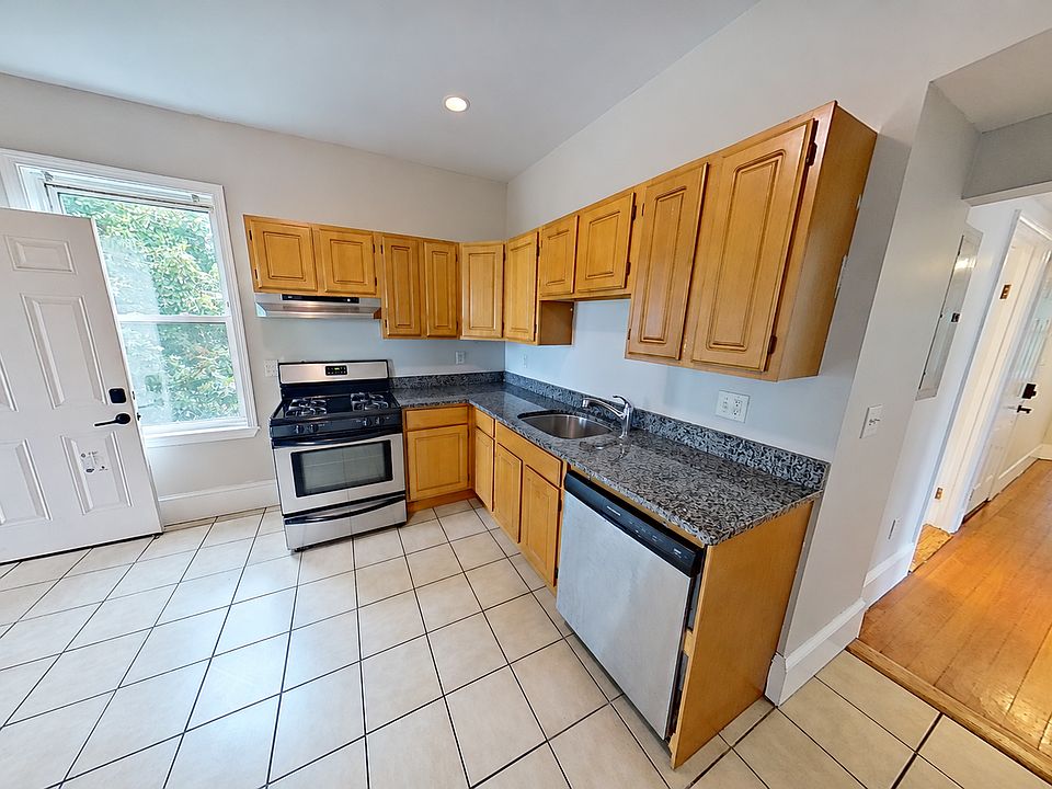 1st image of 21 Fisher Ave #3