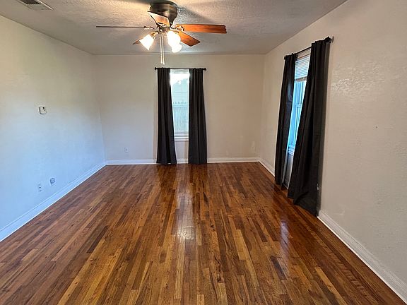 3rd image of 132 Park Dr
