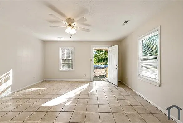 5745 Holland St — Photo 5