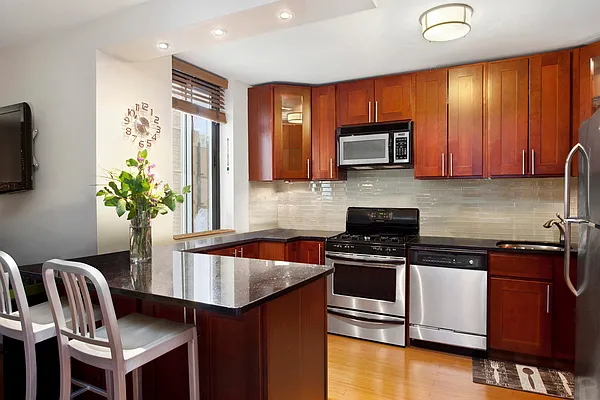 Rented by Douglas Elliman | media 23