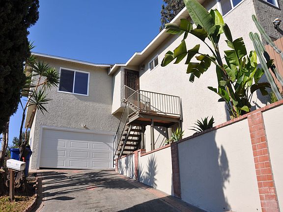 4917 Seldner Ave Driveway