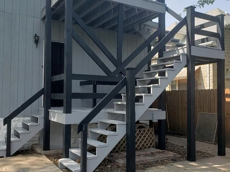 13933 Park Ave — Photo 2