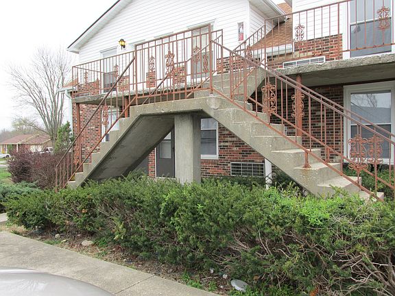 2nd image of 413 S Main St APT 2
