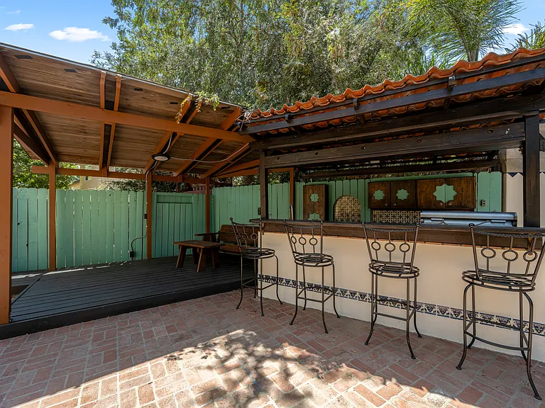 8302 S Sepulveda Blvd — Photo 20